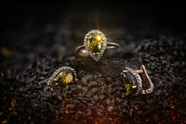 Ring und Ohrringe
